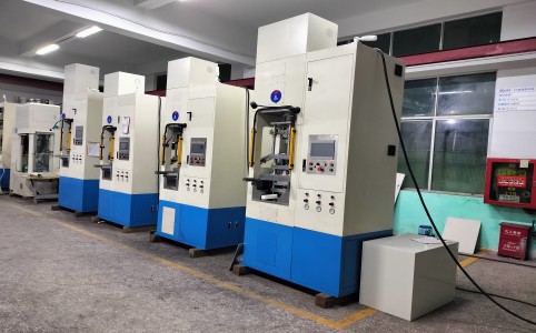 磁芯粉末伺服成型機(jī)在新能源、儲(chǔ)能、光伏中的應(yīng)用