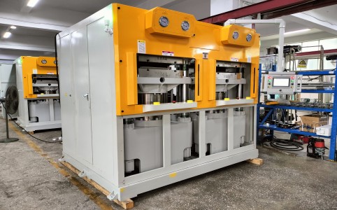 碳纖維熱壓成型機(jī)-從0到1 研發(fā)設(shè)計(jì) 技術(shù)協(xié)同