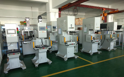 電池蓋板壓鉚用伺服壓力機(jī)技術(shù)