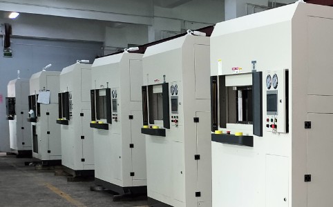 新材料+新技術(shù)+新工藝：玻纖板熱壓成型機